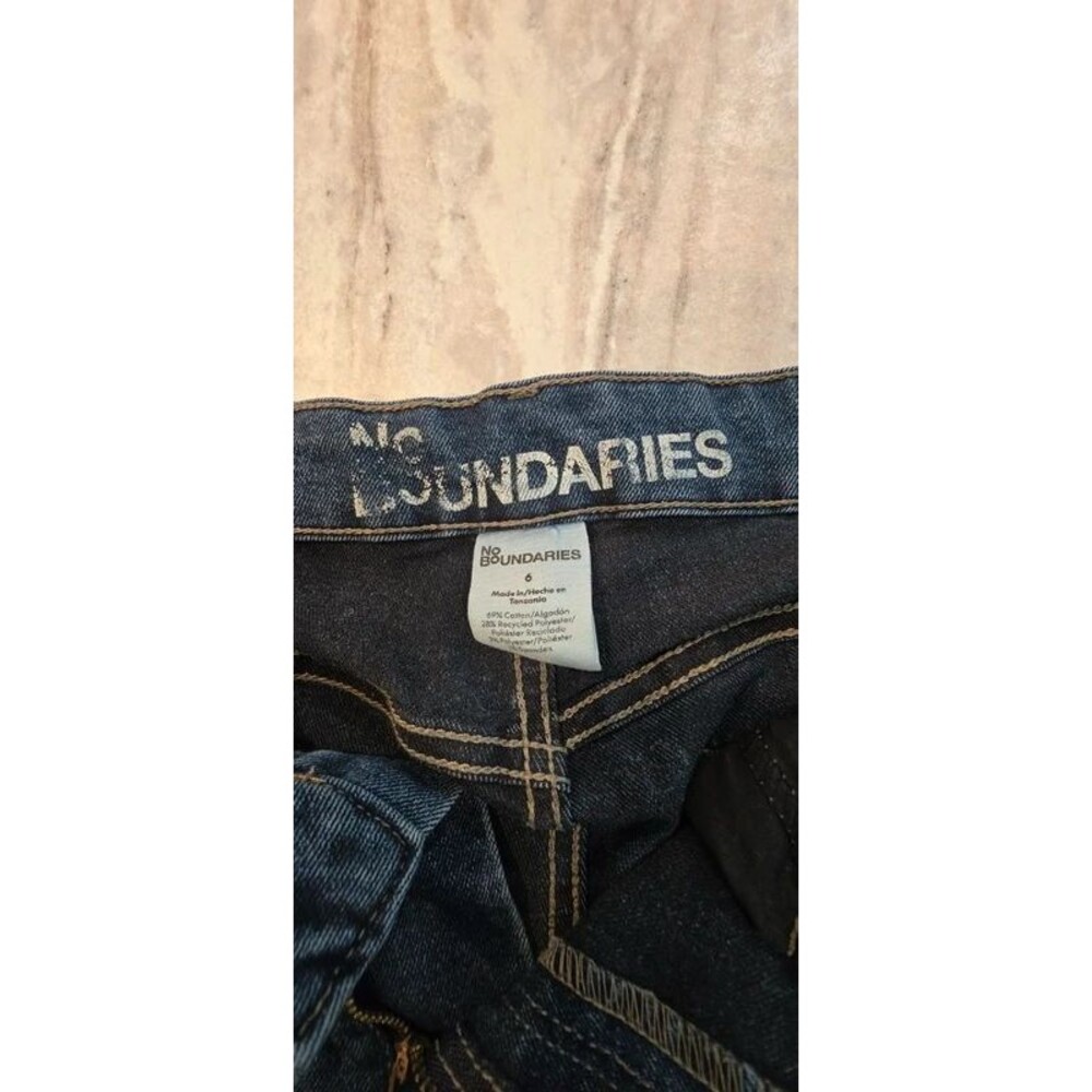 No Boundaries Women’s Flare/Bootcut Jeans – Size 6